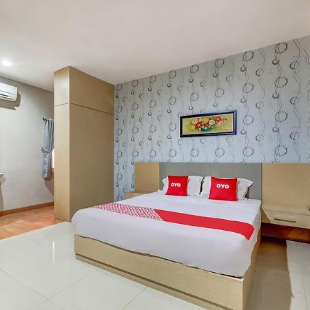 Oyo Flagship 3726 Tembok Batu Residence Tugu Extérieur photo