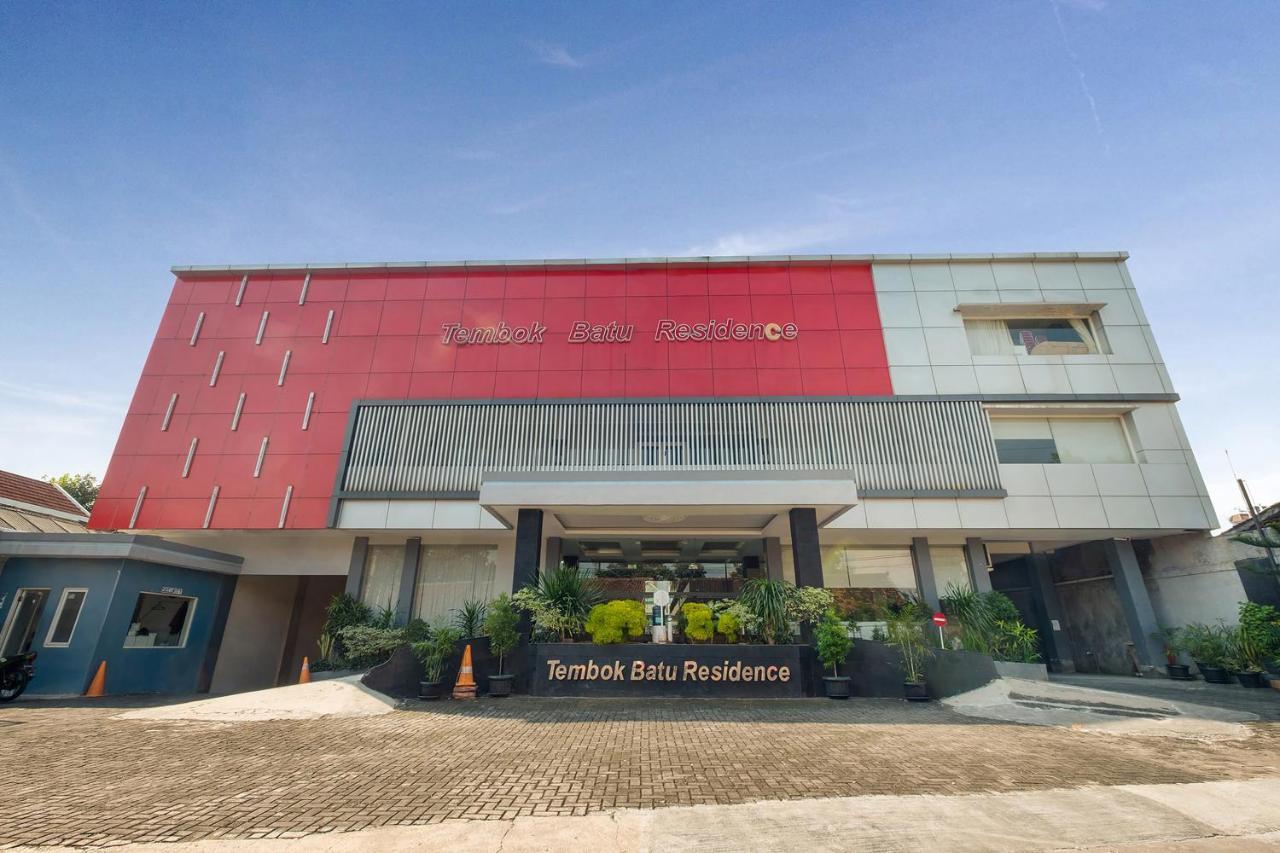 Oyo Flagship 3726 Tembok Batu Residence Tugu Extérieur photo