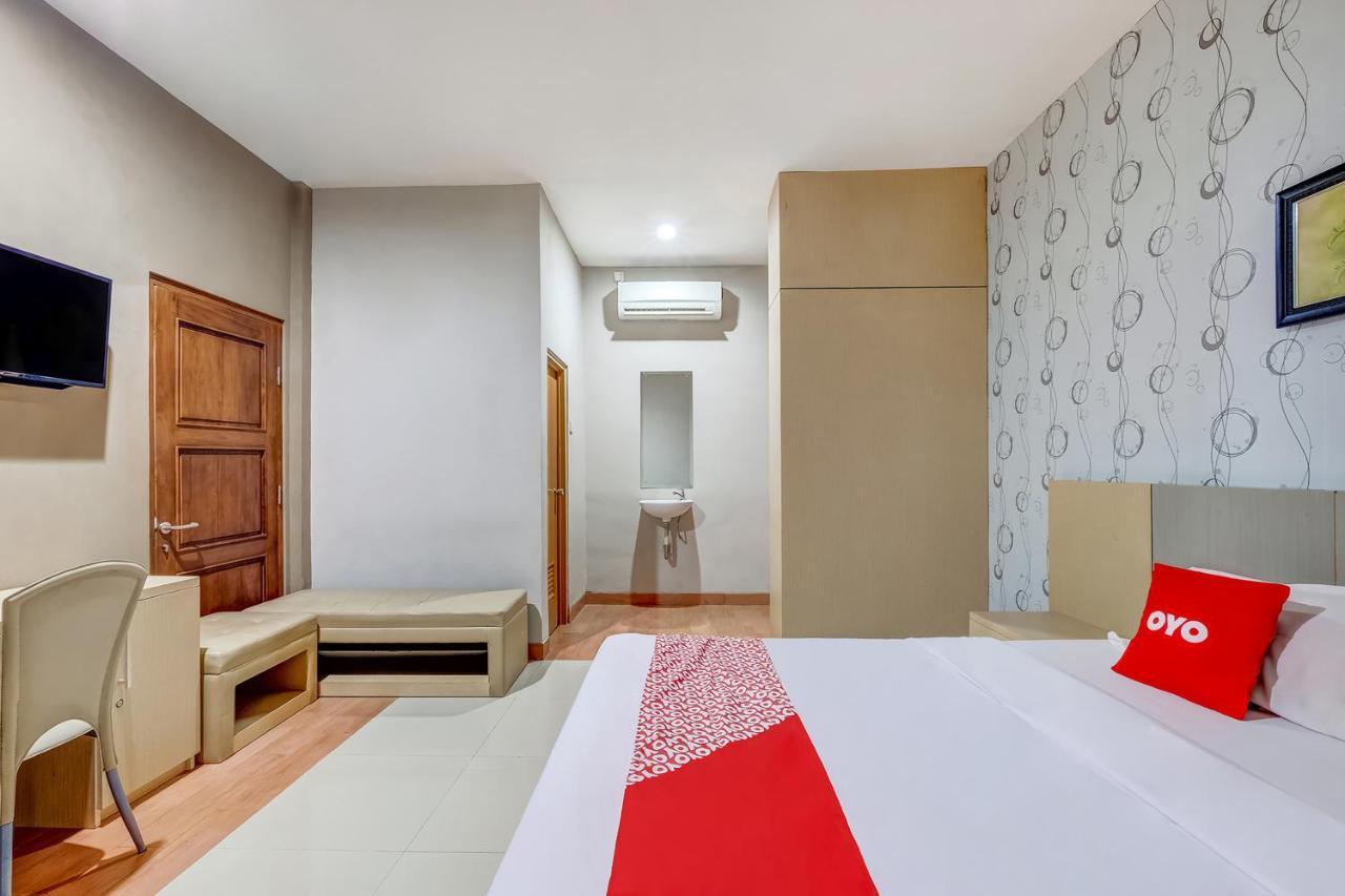 Oyo Flagship 3726 Tembok Batu Residence Tugu Extérieur photo
