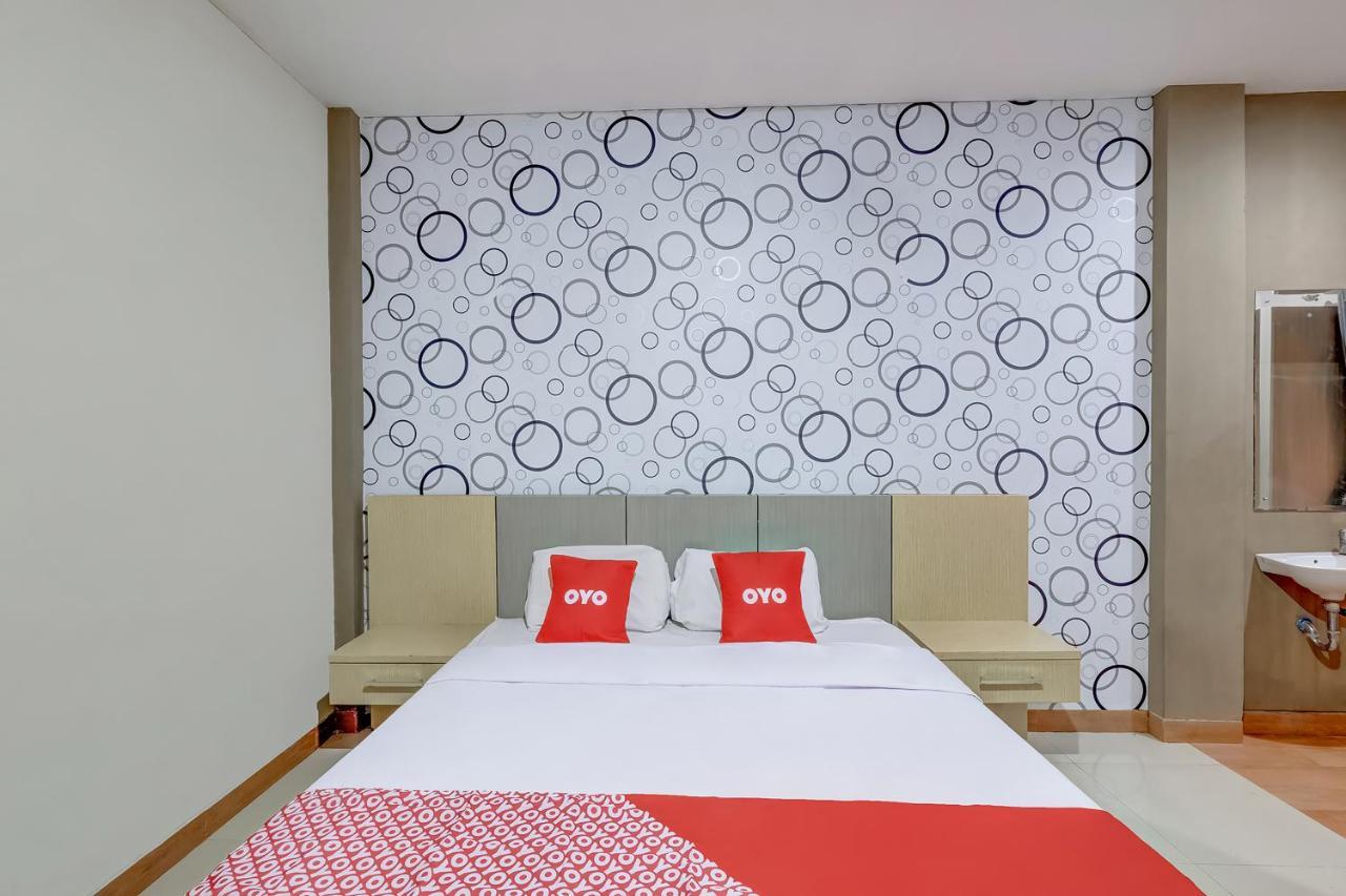 Oyo Flagship 3726 Tembok Batu Residence Tugu Extérieur photo