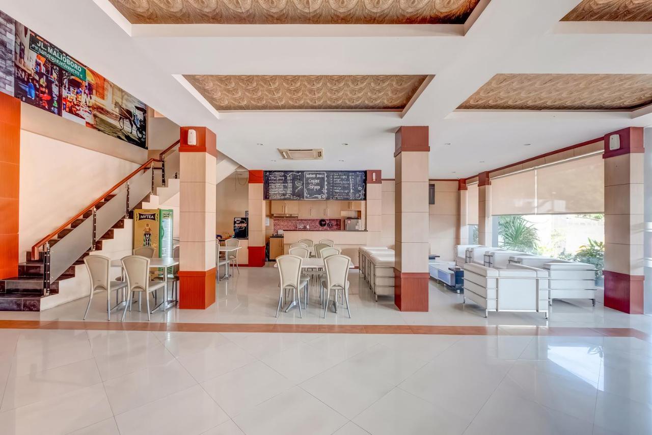 Oyo Flagship 3726 Tembok Batu Residence Tugu Extérieur photo