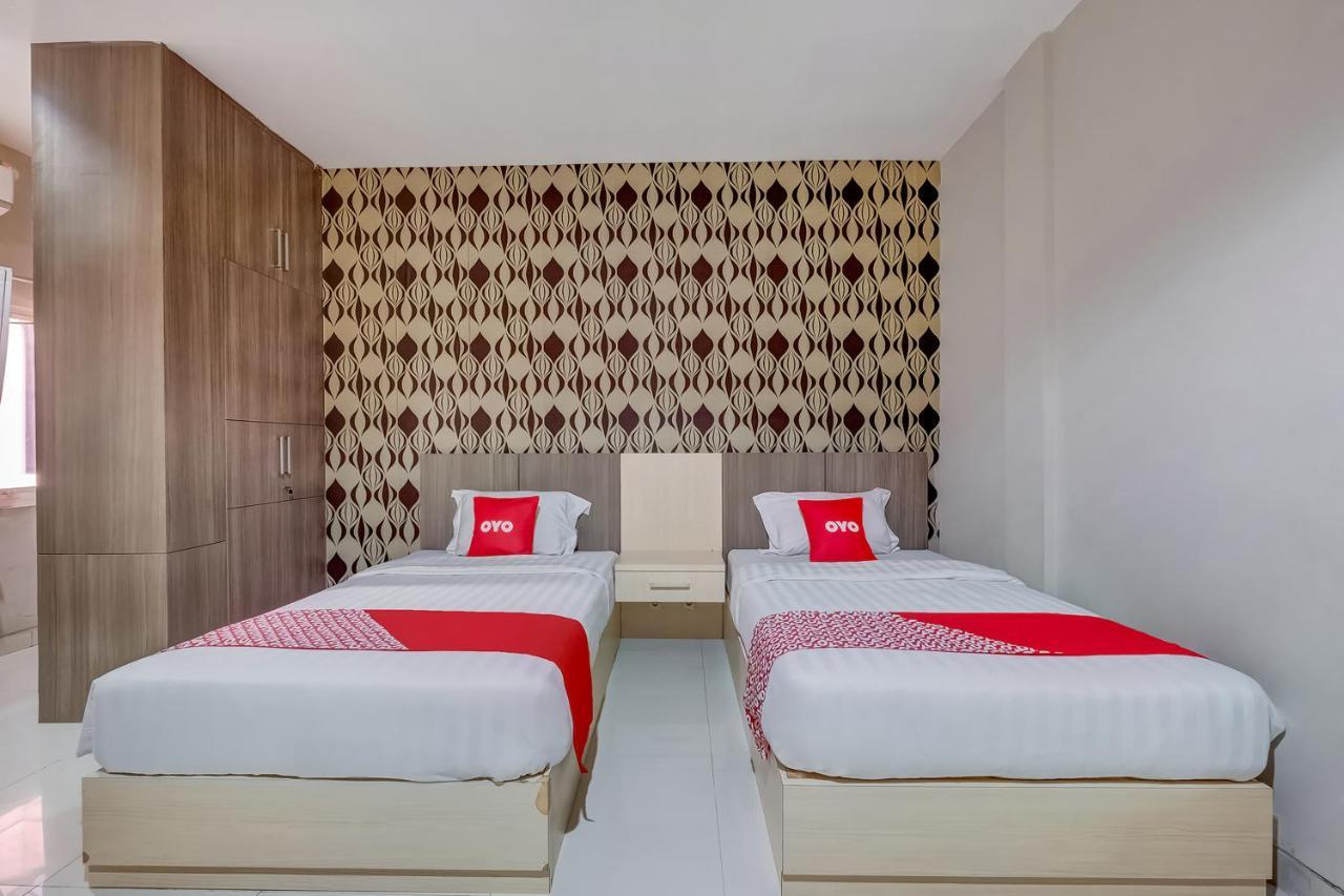 Oyo Flagship 3726 Tembok Batu Residence Tugu Extérieur photo