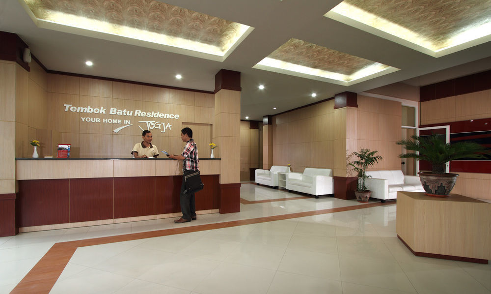 Oyo Flagship 3726 Tembok Batu Residence Tugu Extérieur photo
