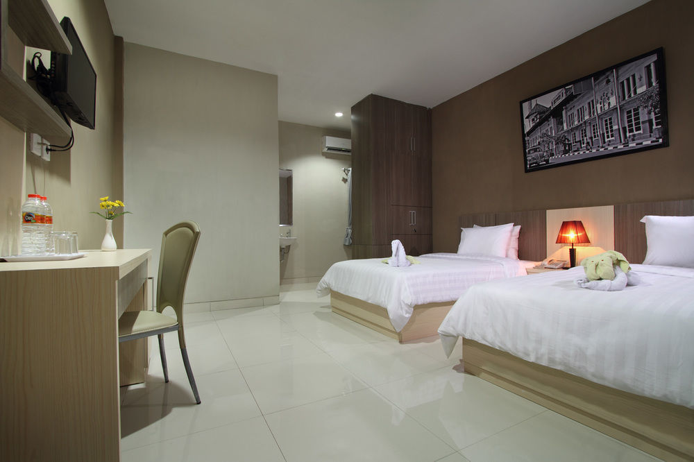 Oyo Flagship 3726 Tembok Batu Residence Tugu Extérieur photo