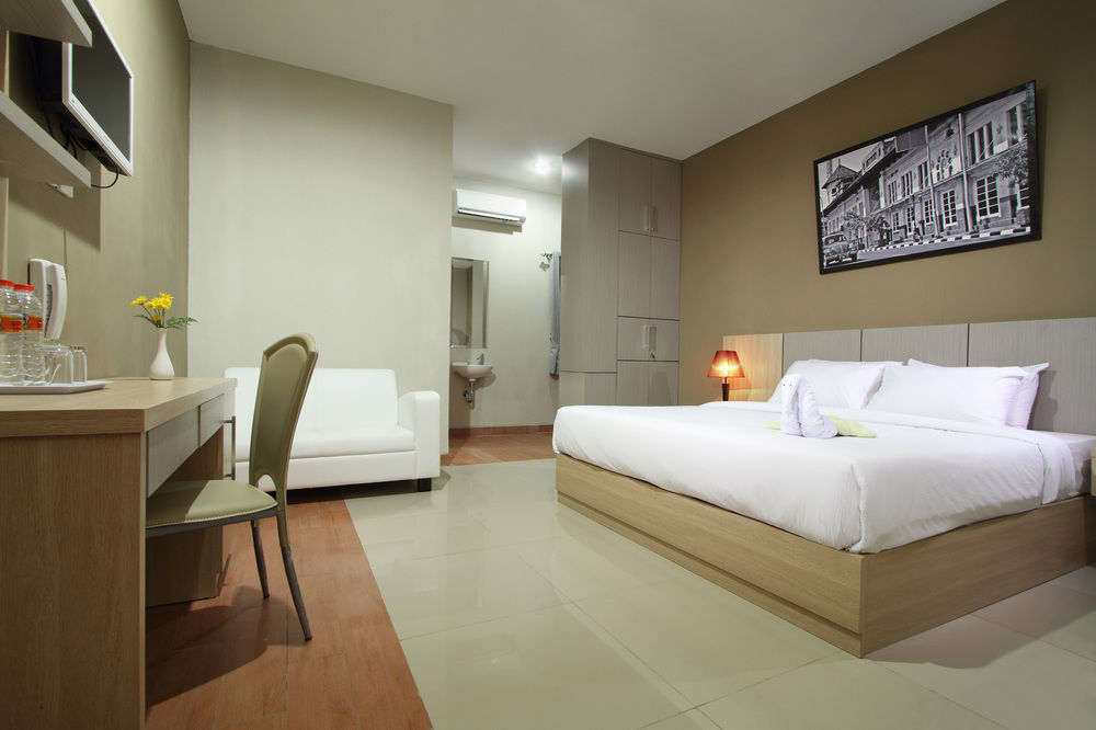 Oyo Flagship 3726 Tembok Batu Residence Tugu Extérieur photo
