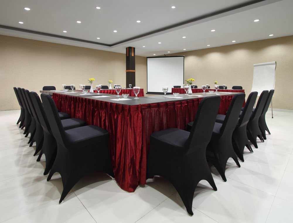 Oyo Flagship 3726 Tembok Batu Residence Tugu Extérieur photo