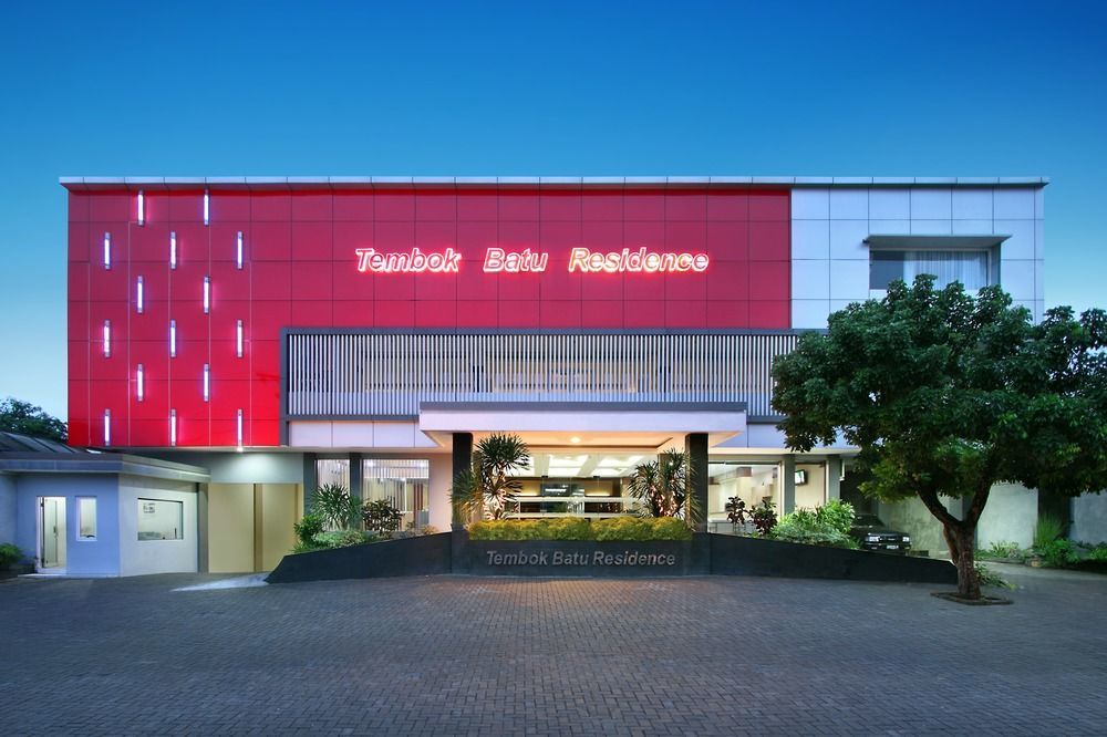 Oyo Flagship 3726 Tembok Batu Residence Tugu Extérieur photo